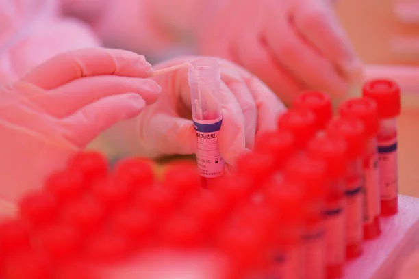 Prof. Van Ranst: “Op weg naar code rood”