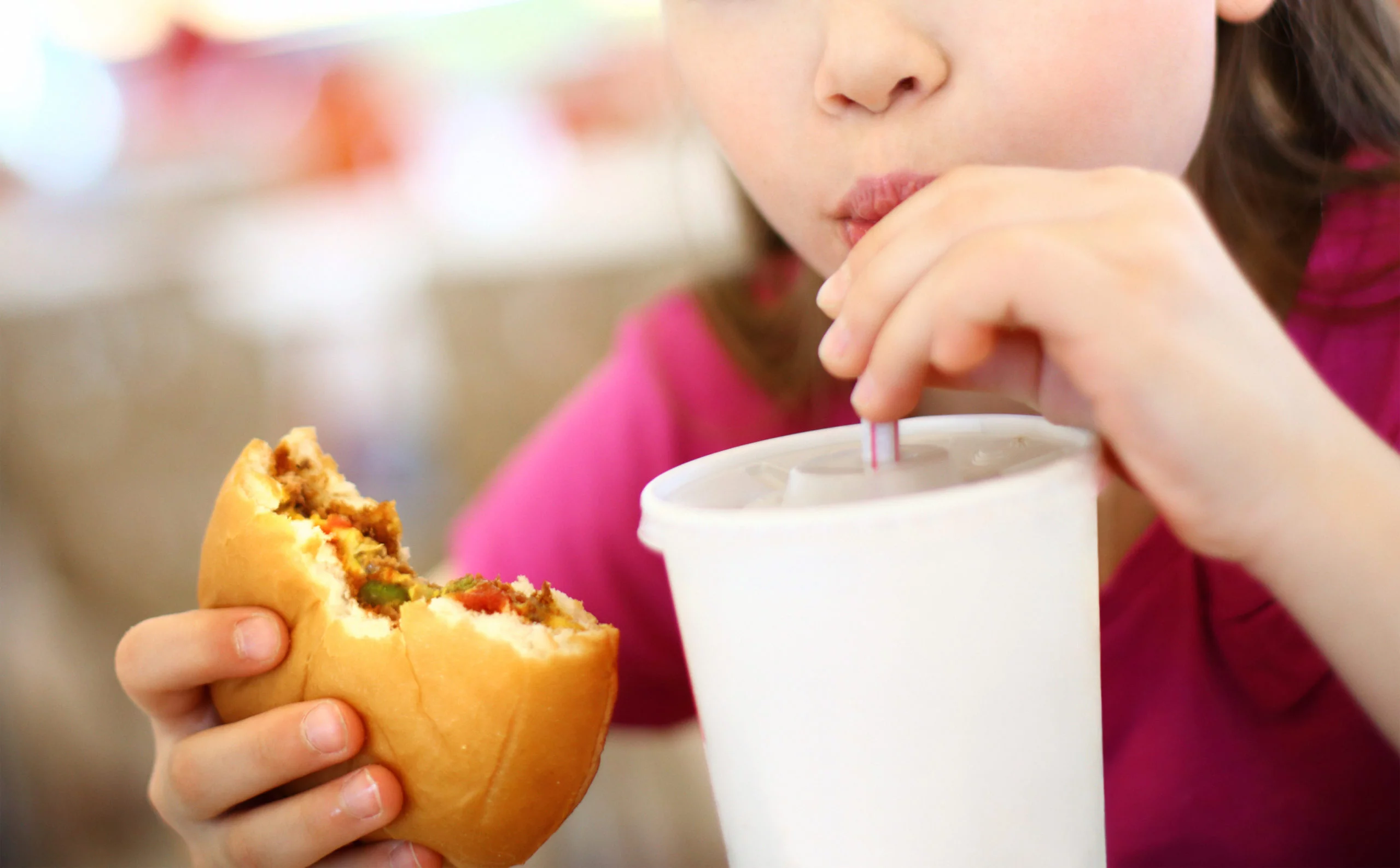 Alimentation des tout-petits : les aliments ultra-transformés déjà associés à un risque accru de surpoids