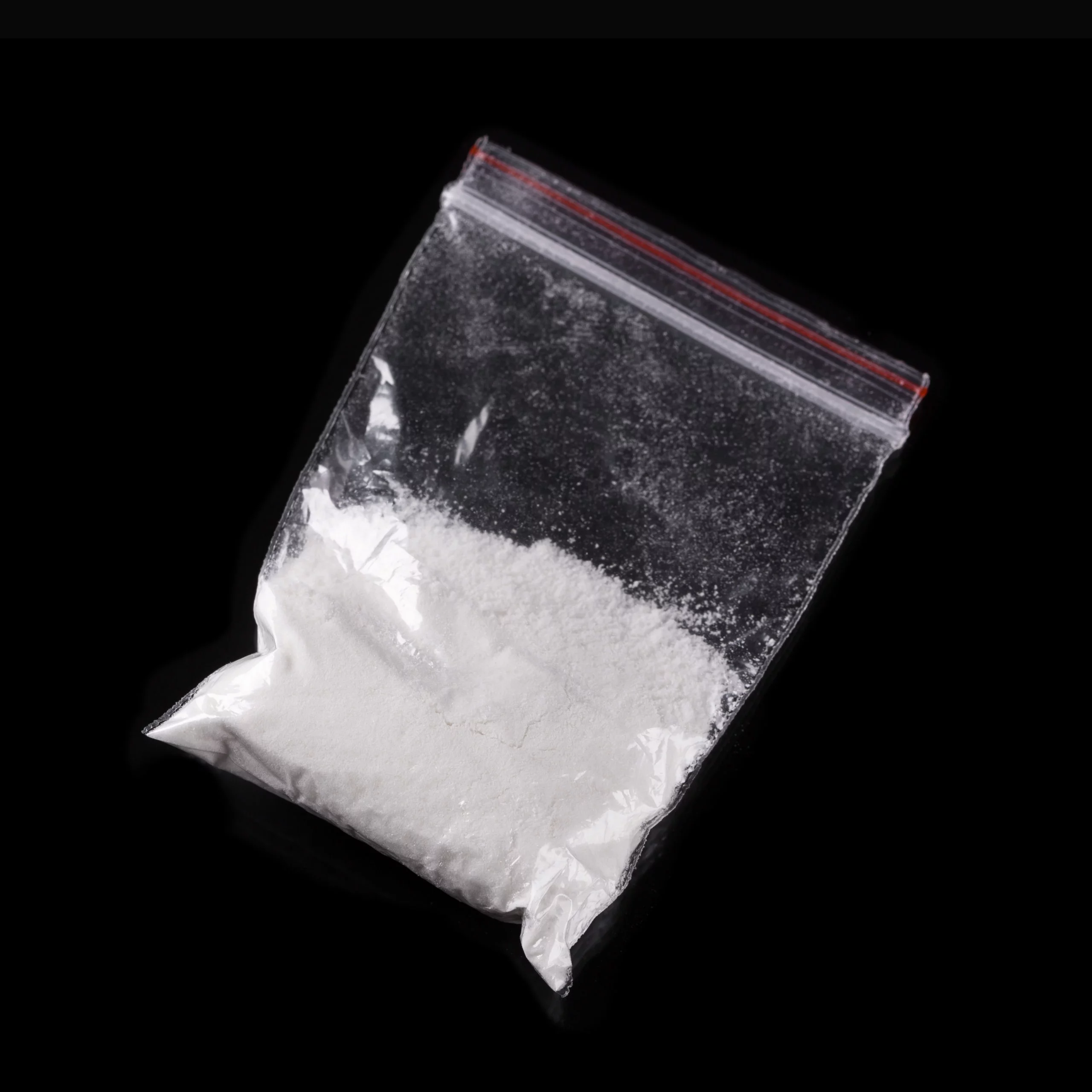 Quel est l’impact de la consommation récente de drogues sur le risque de récidive d'un événement CV grave ?