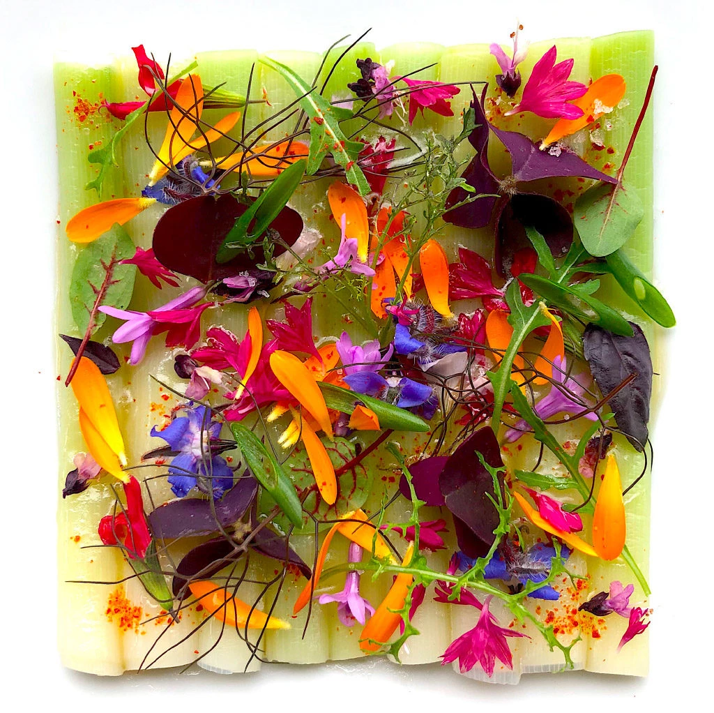 Pierre Burtonboy - Voor Pierre Burtonboy begon de passie voor koken toen hij een kleine jongen was in de familiekeuken met zijn moeder en grootmoeder.